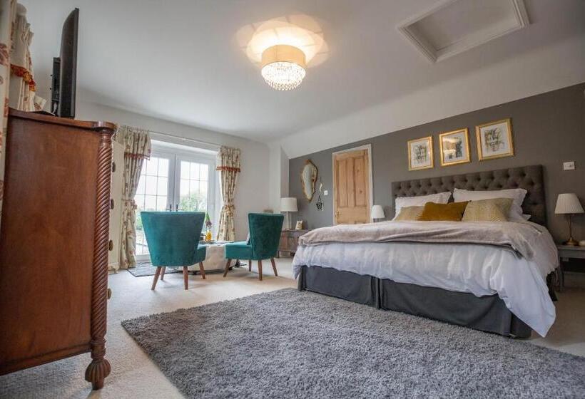 سوییت جونیور لوکس, Cherry Orchard Farm