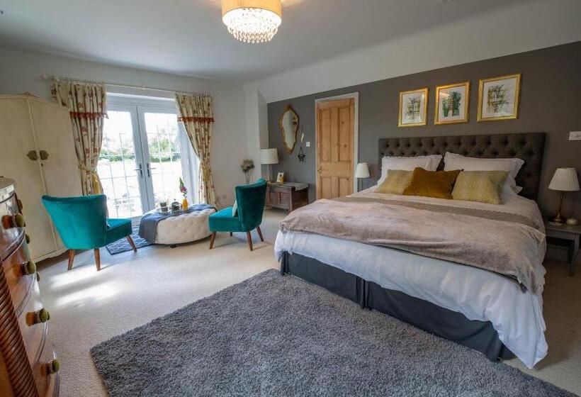 سوییت جونیور لوکس, Cherry Orchard Farm