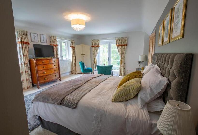 سوییت جونیور لوکس, Cherry Orchard Farm