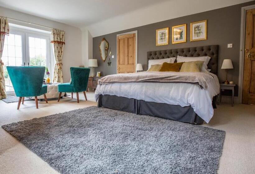 سوییت جونیور لوکس, Cherry Orchard Farm