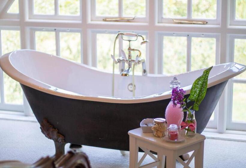 سوییت جونیور, Cherry Orchard Farm