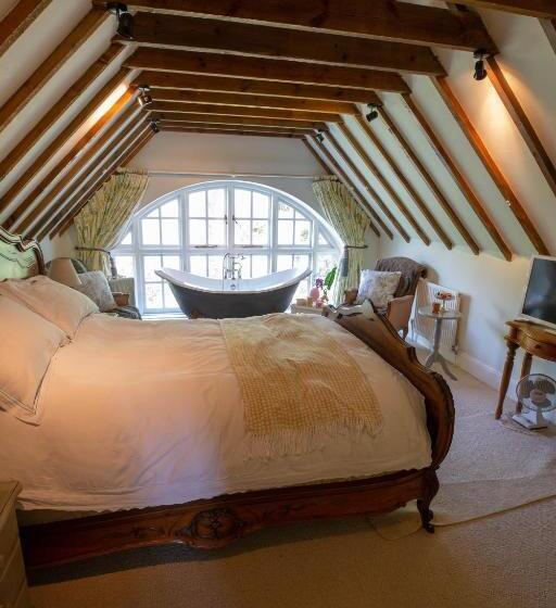 سوییت جونیور, Cherry Orchard Farm