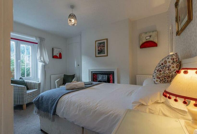 标准间, Glyntwrog House