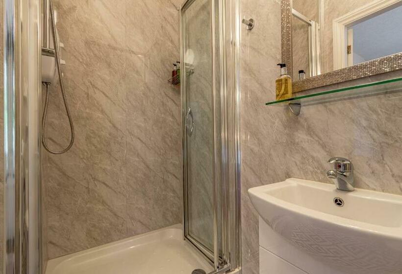 家庭房带园景, Glyntwrog House