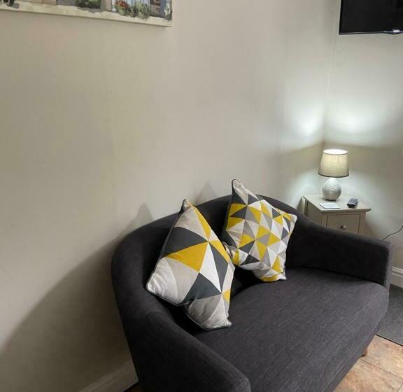 בקתת חדר, Linden Tree Holiday Apartments