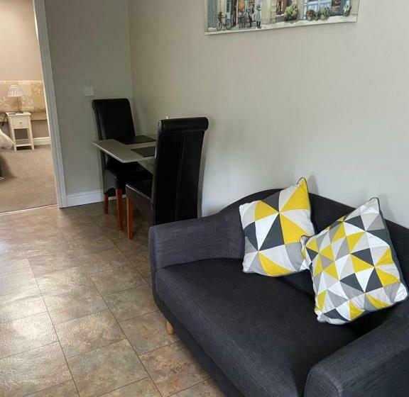 Шале 1 Спальня, Linden Tree Holiday Apartments