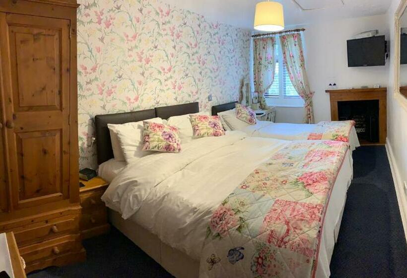 Семейный Номер, The Cables