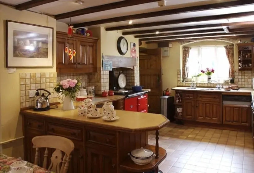スタンダードルーム, Toghill House Farm