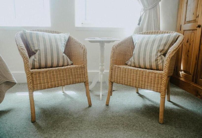 اتاق خانوادگی, Toghill House Farm