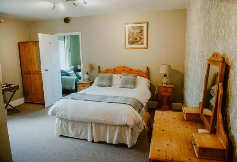 اتاق خانوادگی, Toghill House Farm