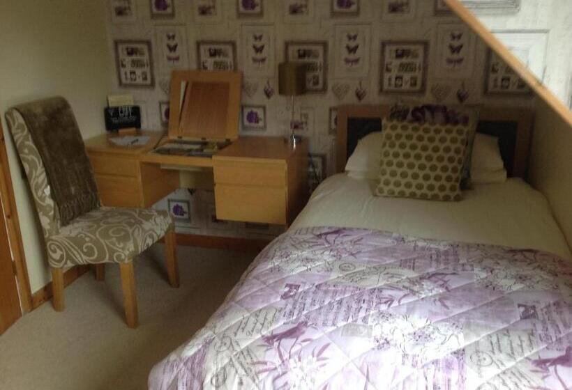 标准三人间, Dunroamin Bed And Breakfast