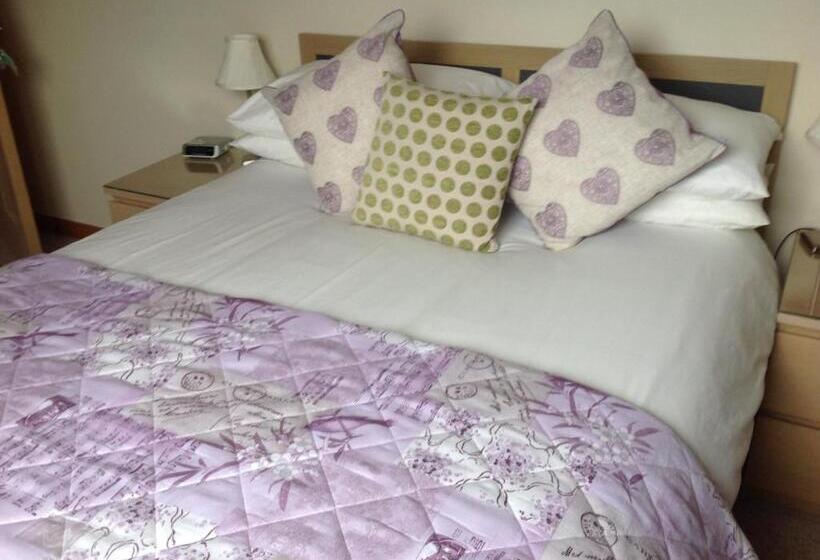 标准三人间, Dunroamin Bed And Breakfast