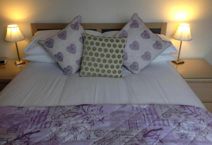 标准三人间, Dunroamin Bed And Breakfast