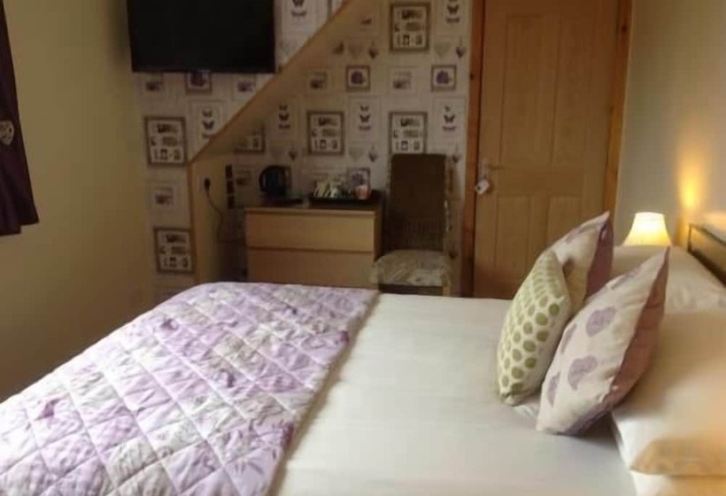 标准三人间, Dunroamin Bed And Breakfast