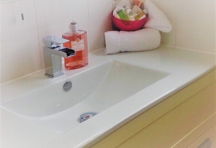 Номер Стандарт, Dunroamin Bed And Breakfast
