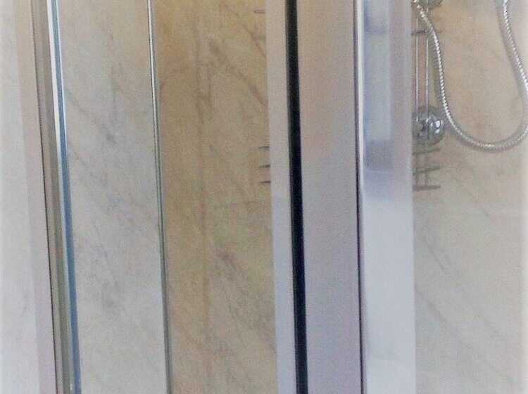 标准间, Dunroamin Bed And Breakfast