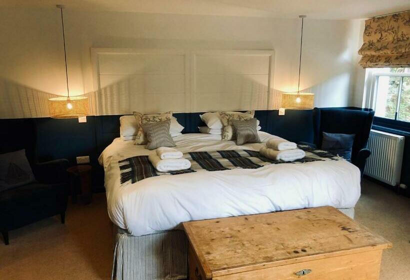 デラックストリプルルーム, The Boat Inn