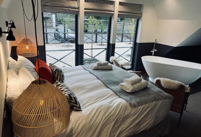 סוויטה דלוקס, The Boat Inn