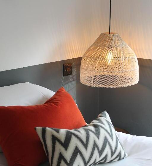 סוויטה דלוקס, The Boat Inn