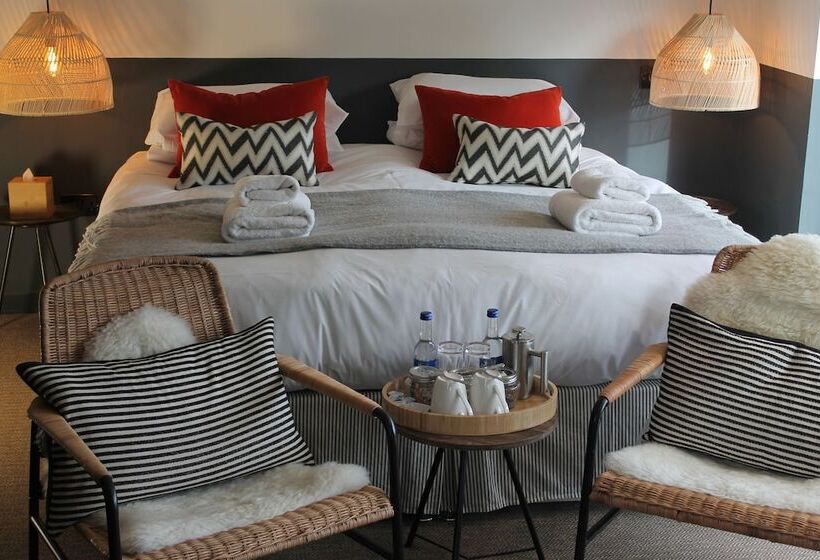 סוויטה דלוקס, The Boat Inn