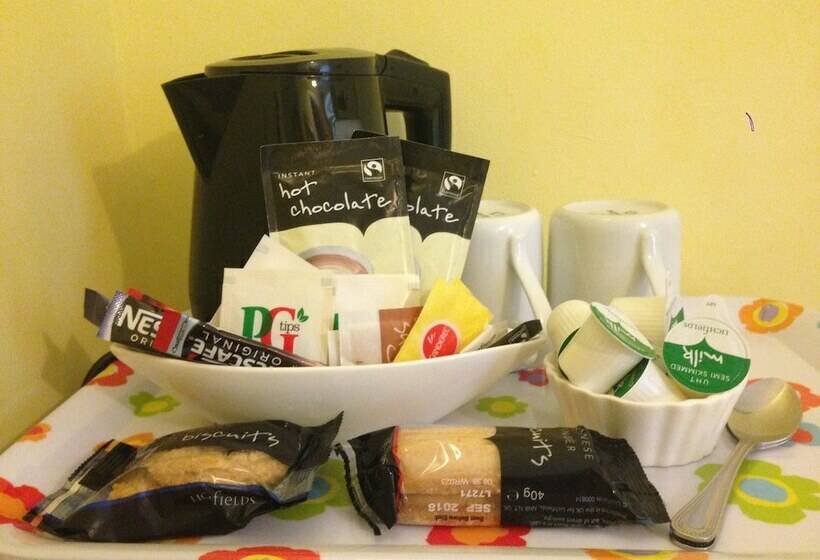 Номер Стандарт, The Old Station House