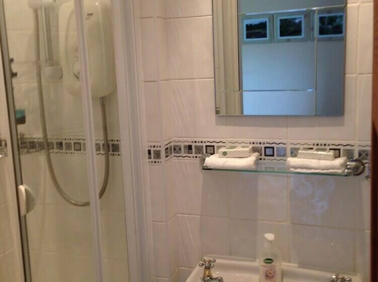 Номер Стандарт, The Old Station House