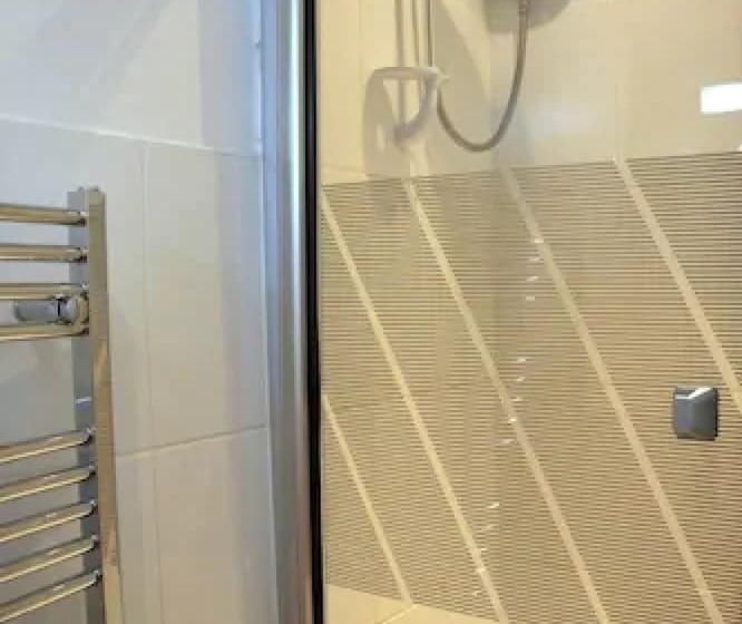 标准单人间, White House View Guest House