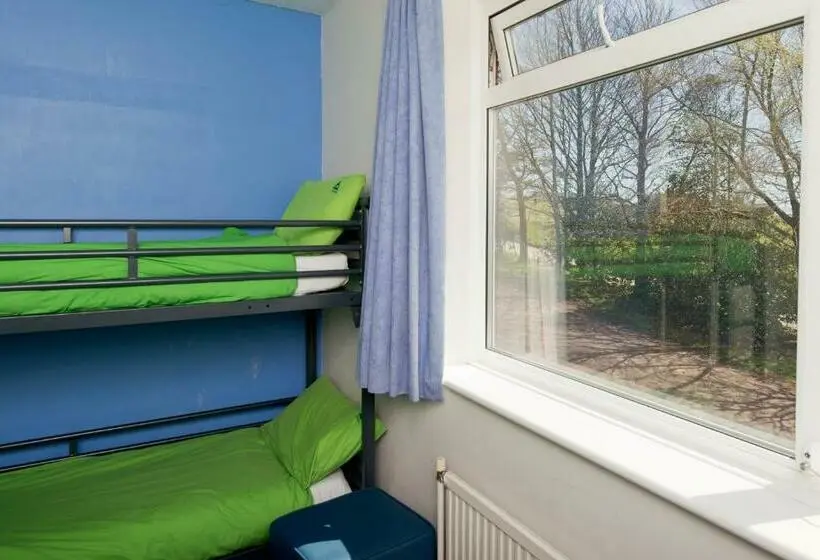 Bed in Shared Room with Shared Bathroom, Yha Truleigh Hill
