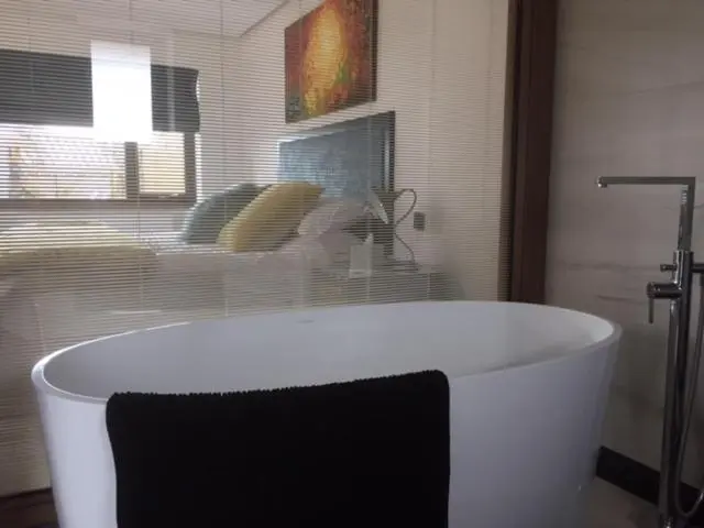 デラックススイート, Antrim House Guest Rooms & Suites