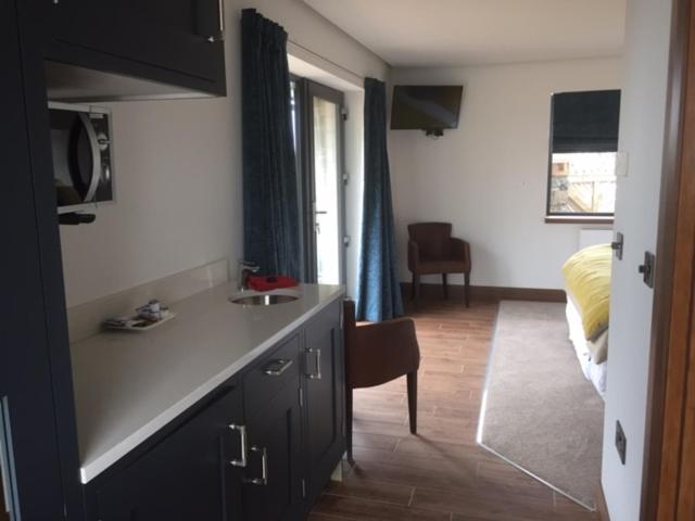 Люкс Повышенной Комфортности, Antrim House Guest Rooms & Suites