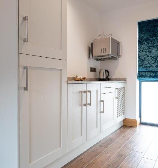 Люкс Повышенной Комфортности, Antrim House Guest Rooms & Suites