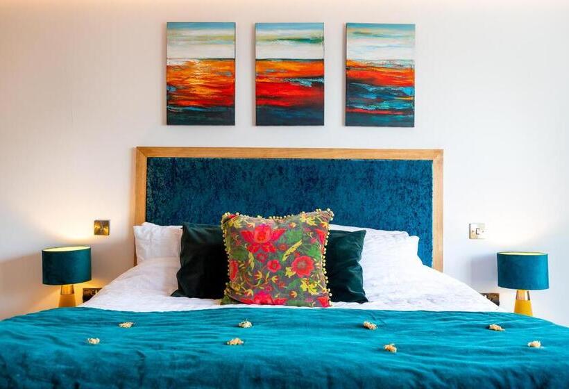 Люкс Повышенной Комфортности, Antrim House Guest Rooms & Suites