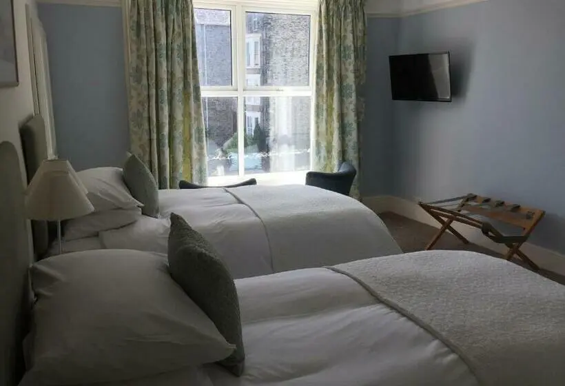オーシャンビュースタンダードルーム, Lawrenny Lodge