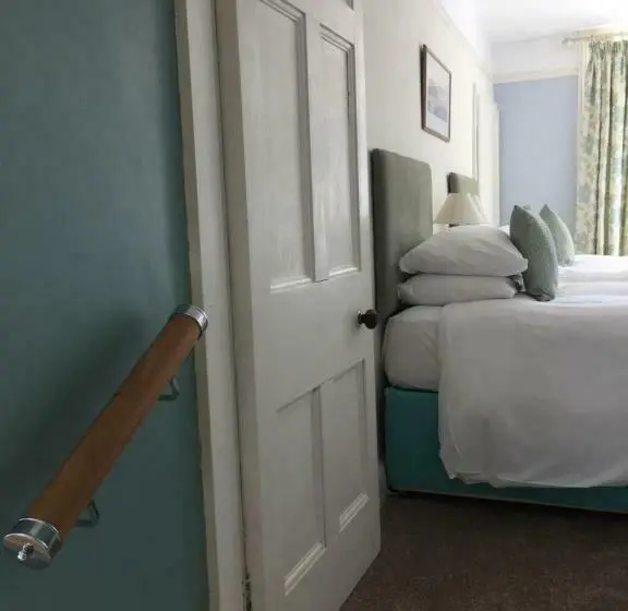 オーシャンビュースタンダードルーム, Lawrenny Lodge