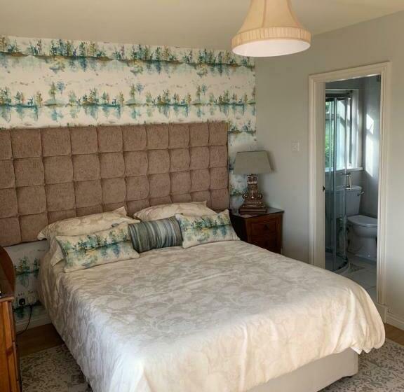 패밀리 룸, Lurgan West Lodge