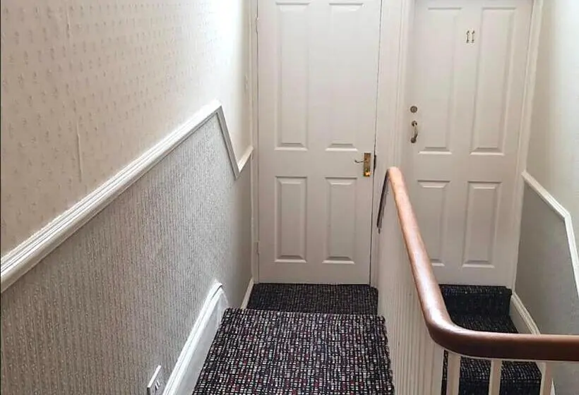 Economy Yhden Hengen Huone, The Abbey Town House   Cheltenham