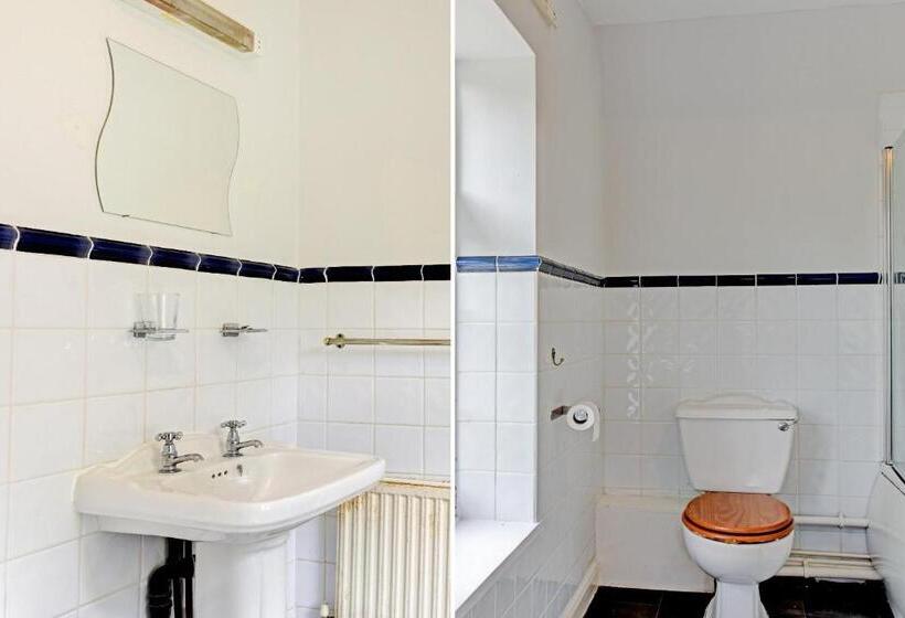 四人标准间, The Gables Hotel, Birmingham Airport