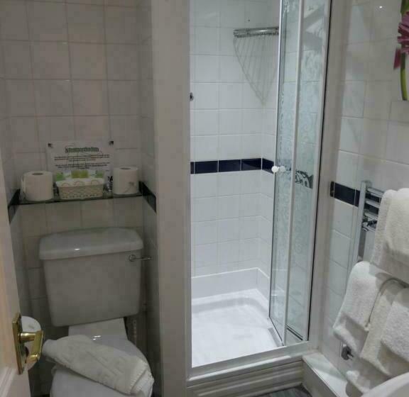 غرفة ديلوكس مطلّة علي البحر, The Cumberland