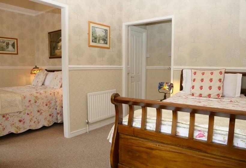 غرفة ديلوكس مطلّة علي البحر, The Cumberland