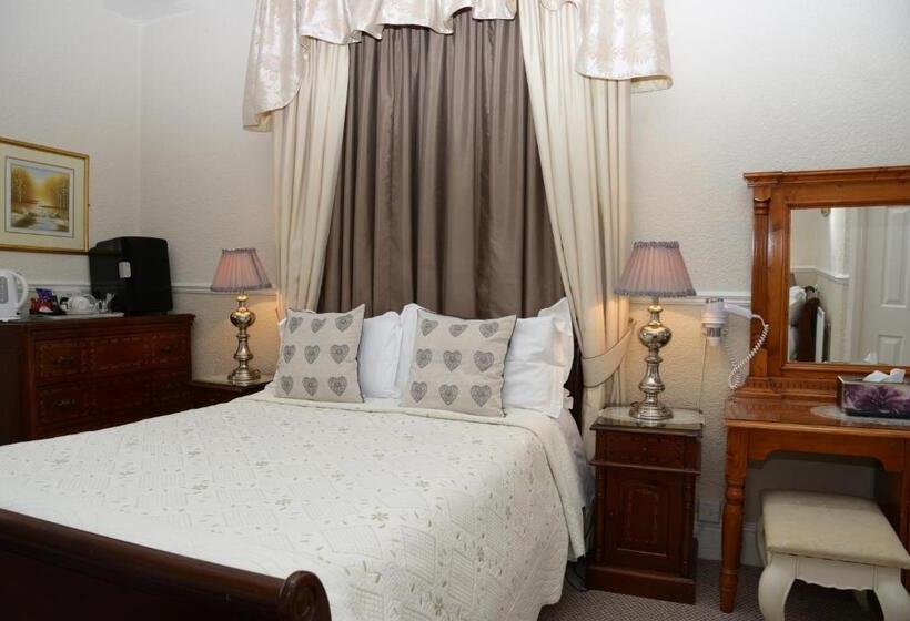 غرفة ديلوكس مطلّة علي البحر, The Cumberland