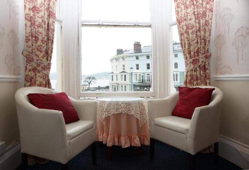 غرفة قياسية سرير كينج, The Cumberland