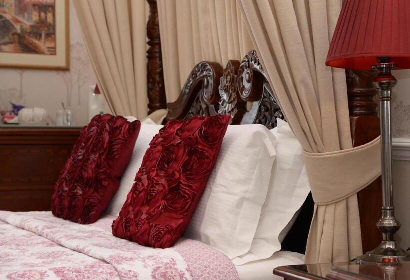 غرفة قياسية سرير كينج, The Cumberland