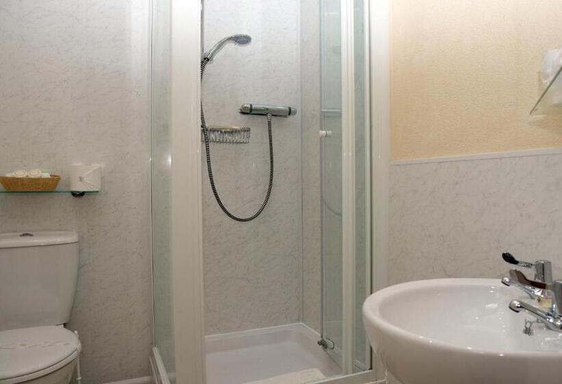 غرفة قياسية سرير كينج, The Cumberland