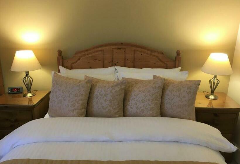 标准间, Watermead House