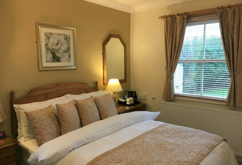 标准间, Watermead House