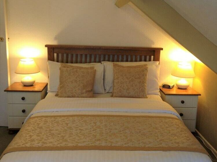 标准间, Watermead House