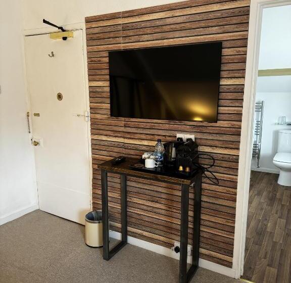 غرفة سوبيريور, Watermead House