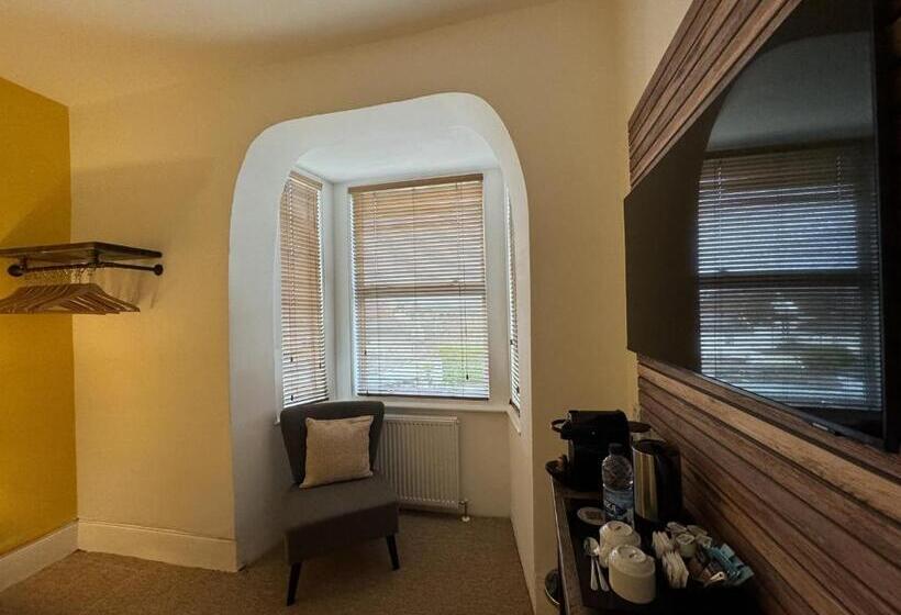 标准间, Watermead House