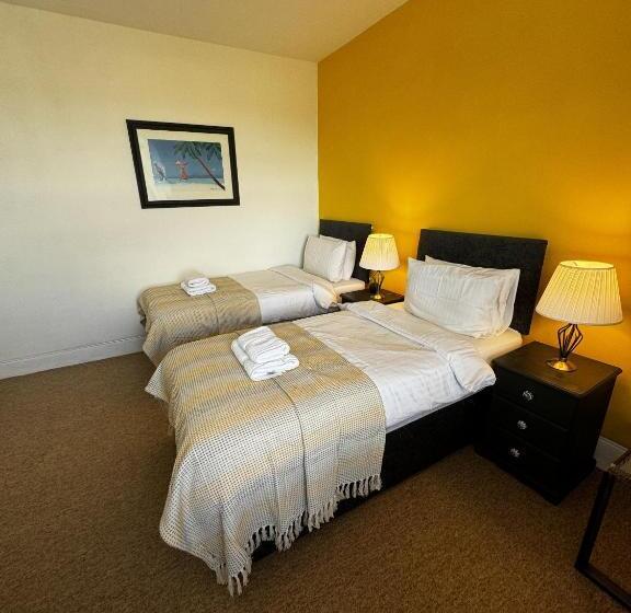 标准间, Watermead House