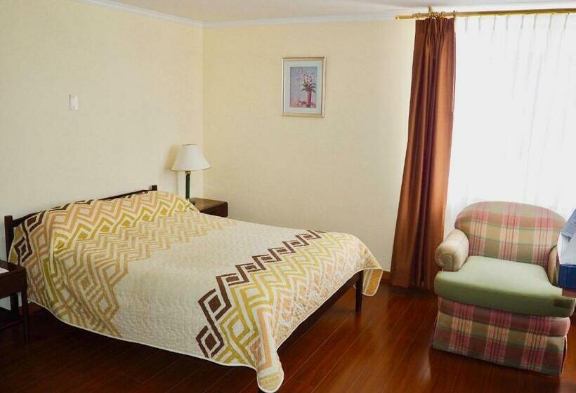 スタンダードシングルルーム, 6 De Diciembre